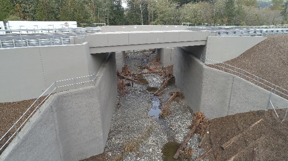 49-foot span arch structure was constructed under 33rd Street 