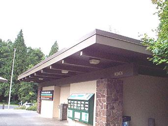 Photo of Gee Creek safety rest area on southbound I-5 Photo of Gee Creek safety rest area on southbound I-5