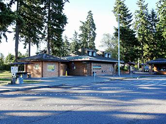 Photo of SeaTac safety rest area on northbound I-5 Photo of SeaTac safety rest area on northbound I-5