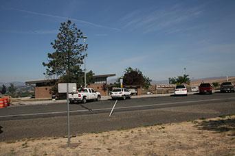 Photo of Selah Creek safety rest area on eastbound I-82 Photo of Selah Creek safety rest area on eastbound I-82